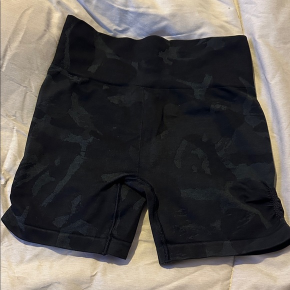 Gymshark camo shorts - Picture 3 of 4